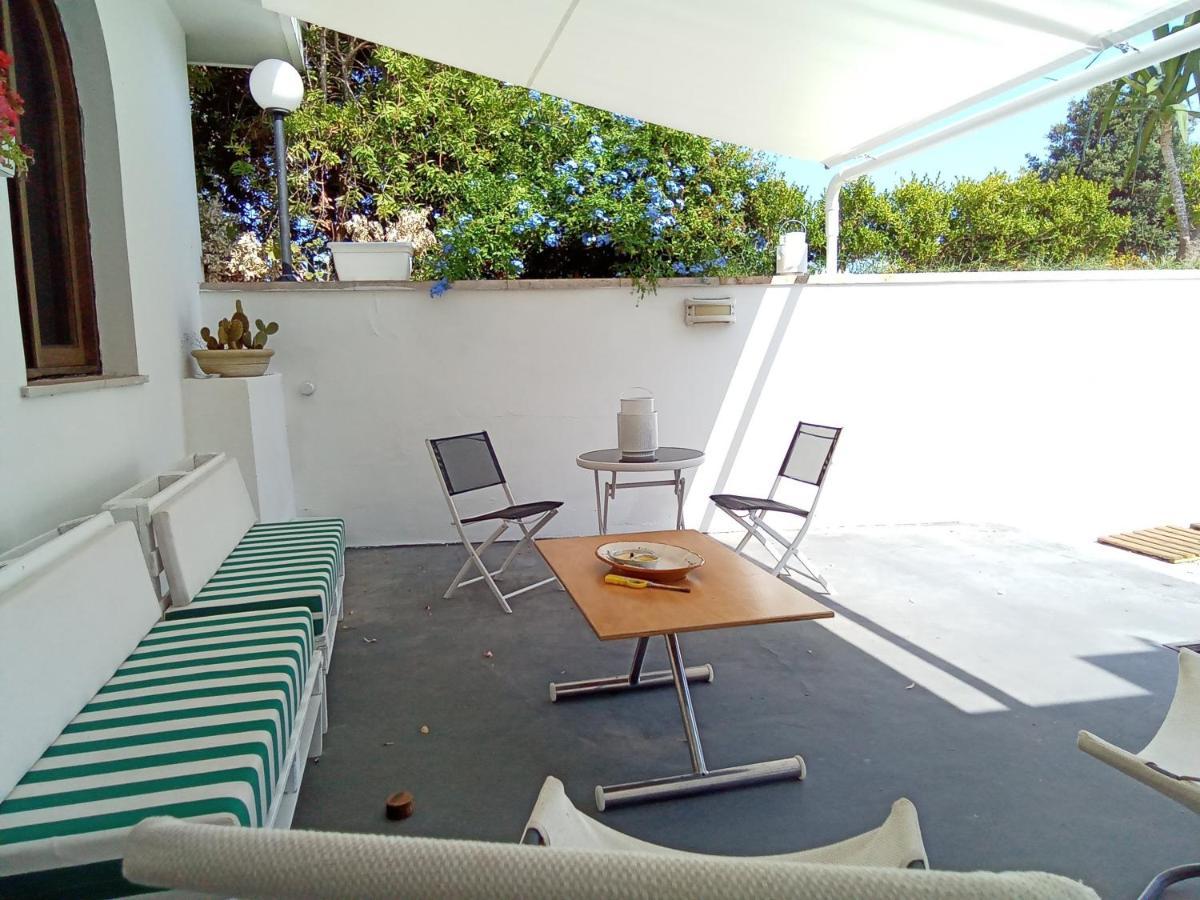 Cottage La Roccia Merine Exterior foto